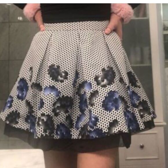 NWT Express High Waisted Polka Dot Skirt Size 4 - Picture 2 of 10